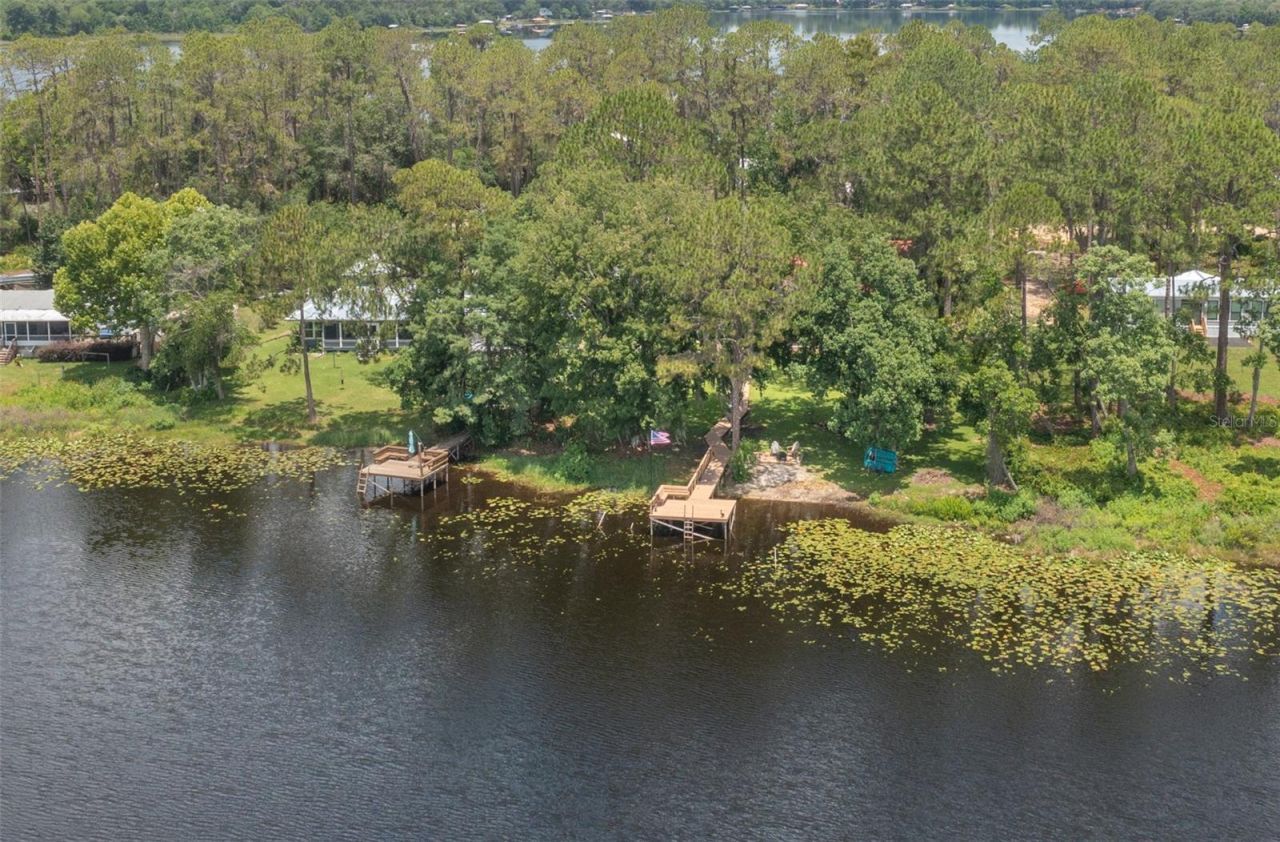 303 Riley Lake Drive, Hawthorne, FL 32640 Photo