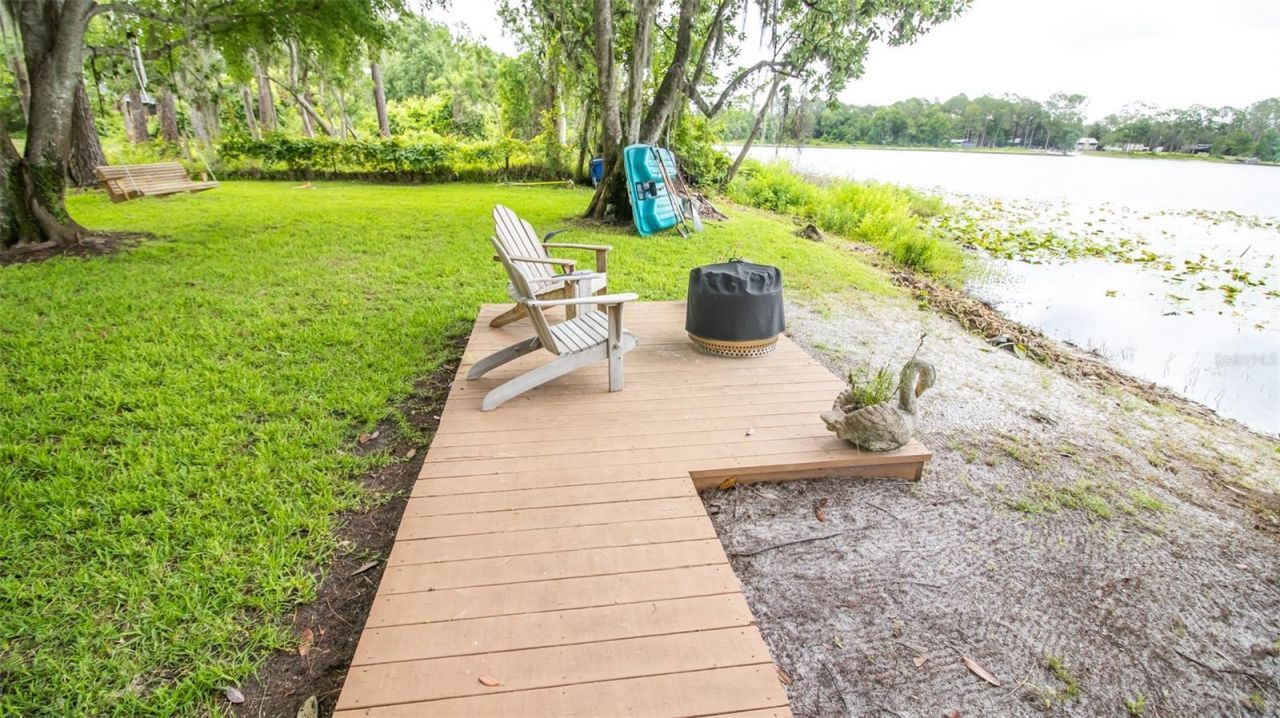 303 Riley Lake Drive, Hawthorne, FL 32640 Photo
