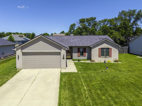 8015 Cooper Point Run, Fort Wayne, IN 46835