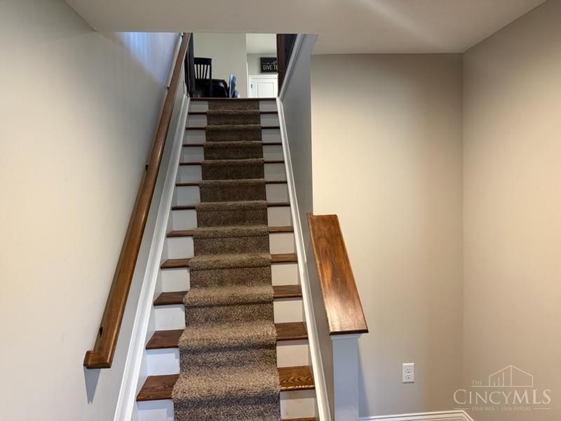 139 Wolf Creek Court, Carlisle, OH 45005 Photo 9