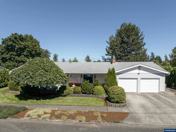 492 N Larch Av, Stayton, OR 97383