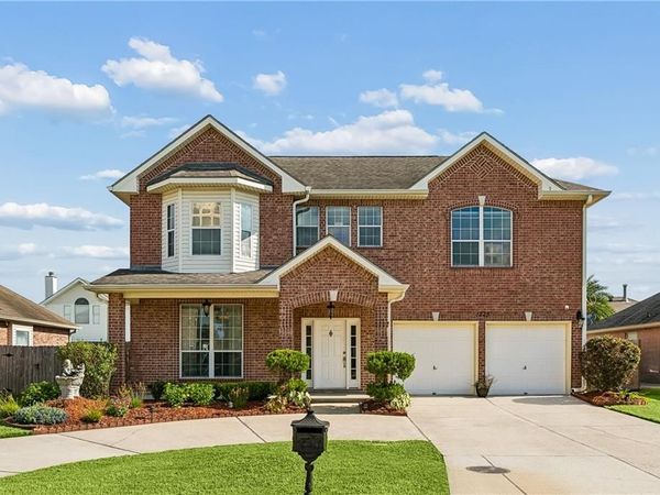 1225 S WYNDHAM Drive, Gretna, LA 70056