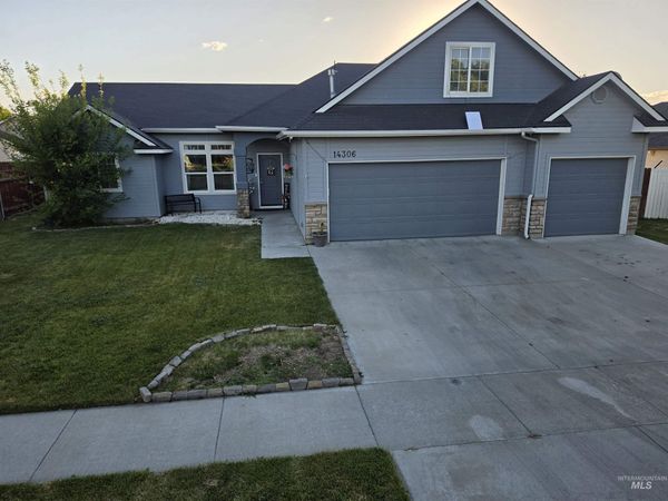 14306 N Mission Pointe Loop, Nampa, ID 83651