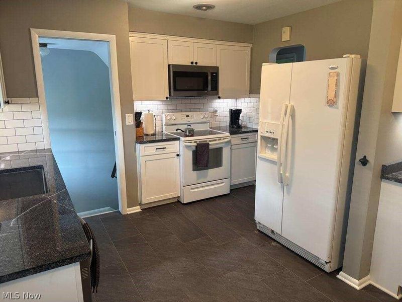 7287 Maplewood Road, Parma, OH 44130 Photo 7
