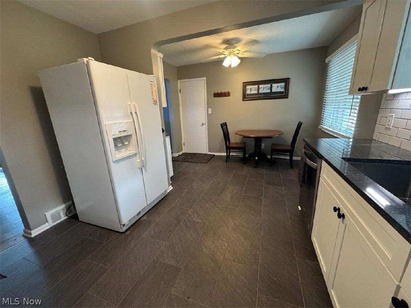 7287 Maplewood Road, Parma, OH 44130 Photo 8
