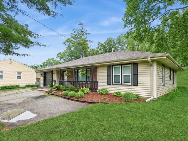 431 E Pleasant View Drive, Des Moines, IA 50315