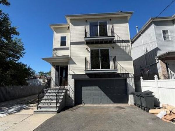 66 Montclair Avenue, NEWARK, NJ 07104
