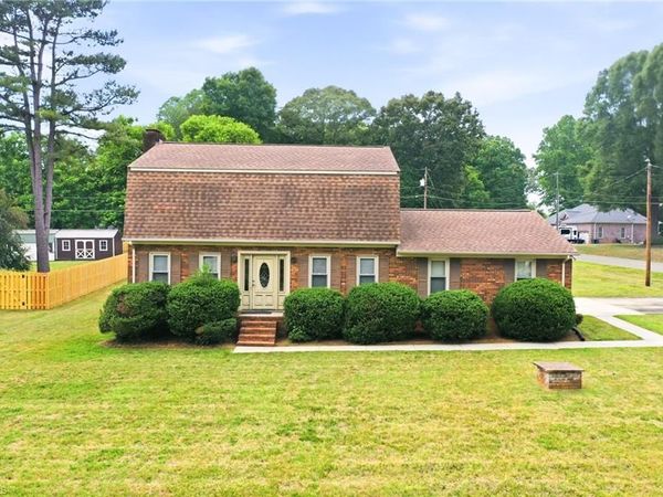 1003 Camelot Lane, Graham, NC 27253