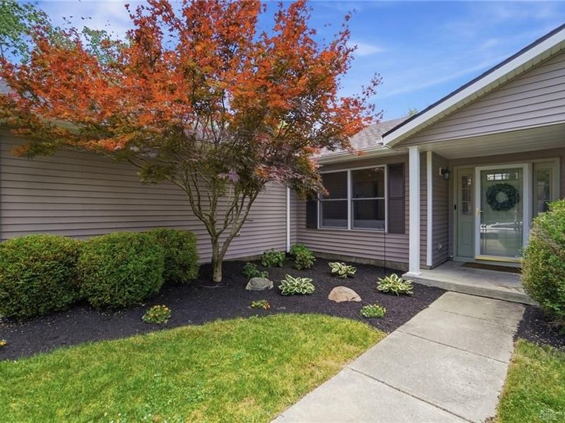332 Skinner Drive, Trotwood, OH 45426 Photo 2