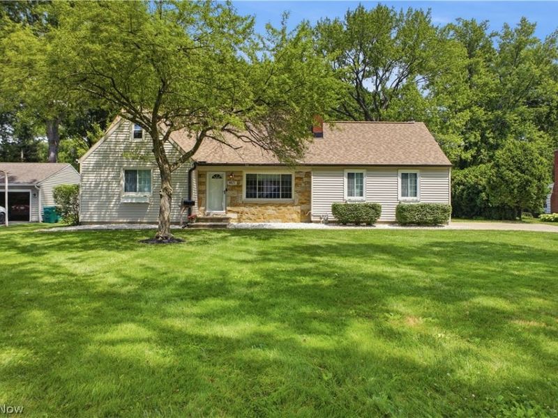 8021 Middlesex Road, Mentor, OH 44060 Photo 1