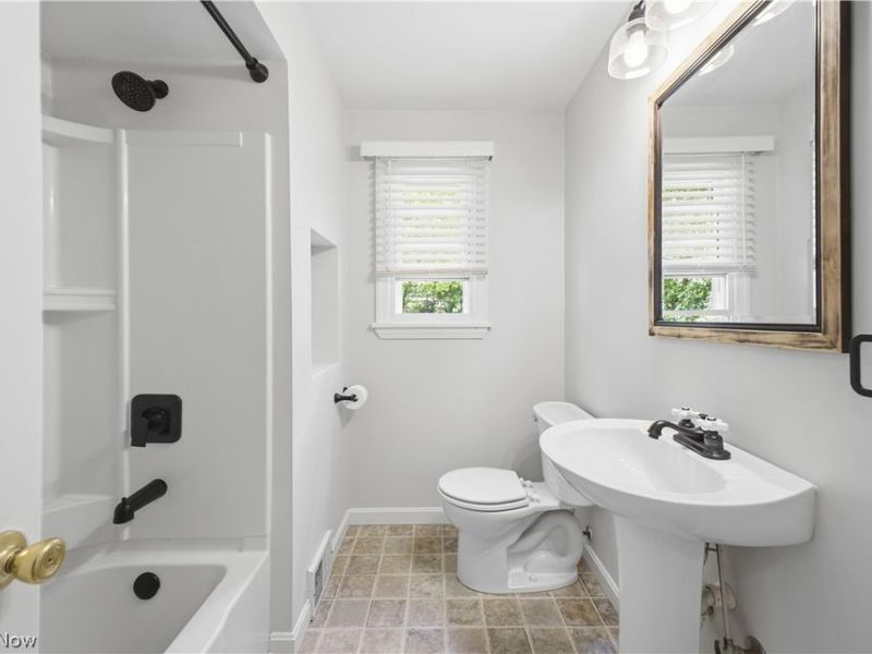 8021 Middlesex Road, Mentor, OH 44060 Photo 10