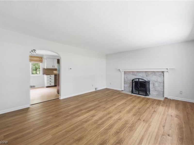 8021 Middlesex Road, Mentor, OH 44060 Photo 2