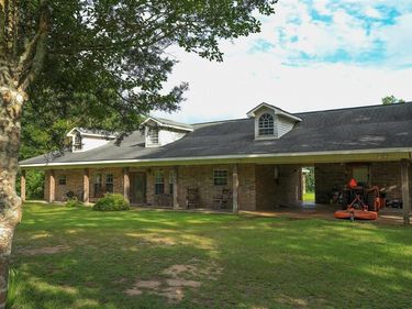 653 Ebenezer Cemetery Road , Leesville, LA 71446