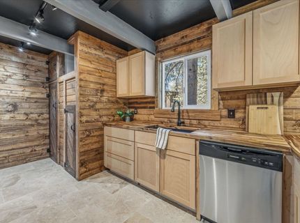 11831 Deerfield Drive, Truckee, CA 96161 Photo