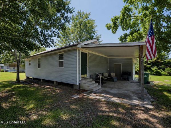 202 Pine Street, Waveland, MS 39576