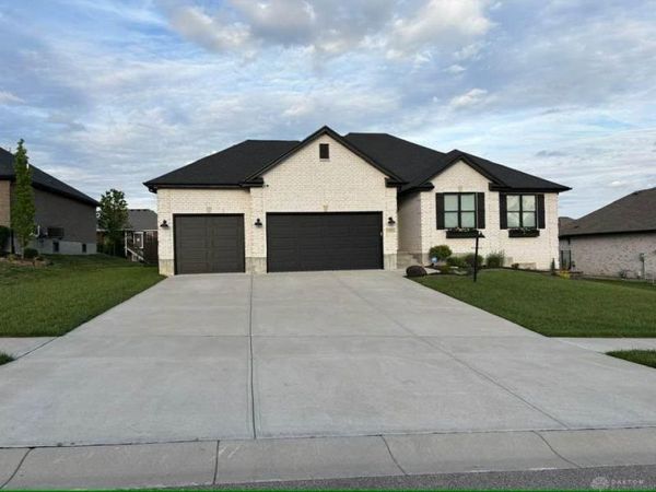 139 Wolf Creek Court, Carlisle, OH 45005