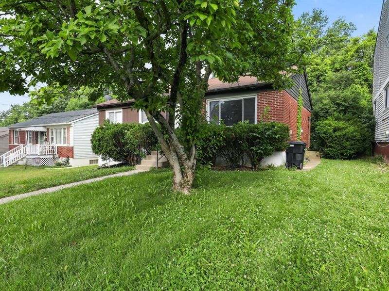 5987 Sunridge Drive, Cincinnati, OH 45224 Photo 2