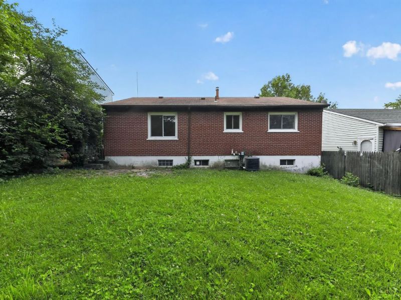 5987 Sunridge Drive, Cincinnati, OH 45224 Photo 4