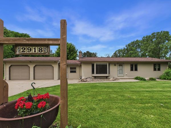 2918 Oakland Road , Hopkins, MN 55305