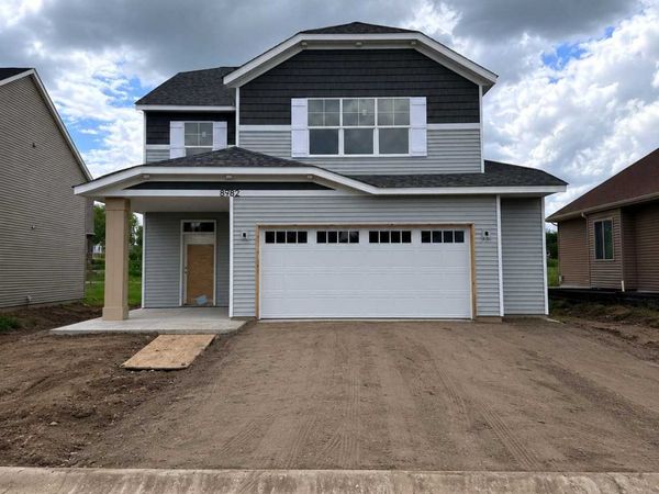 8982 Parkview Circle, Chisago City, MN 55013