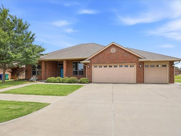 8728 NW 72nd Court, Warr Acres, OK 73132