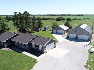 14964 US Hwy 77, Pickrell, NE 68422