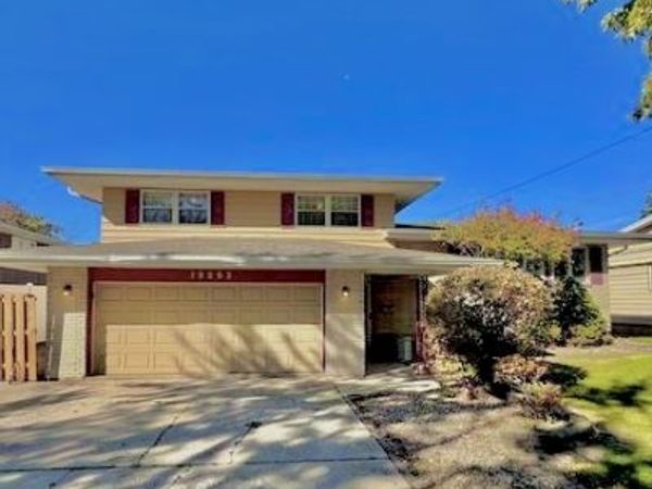 19252 Oakwood Avenue , Lansing, IL 60438
