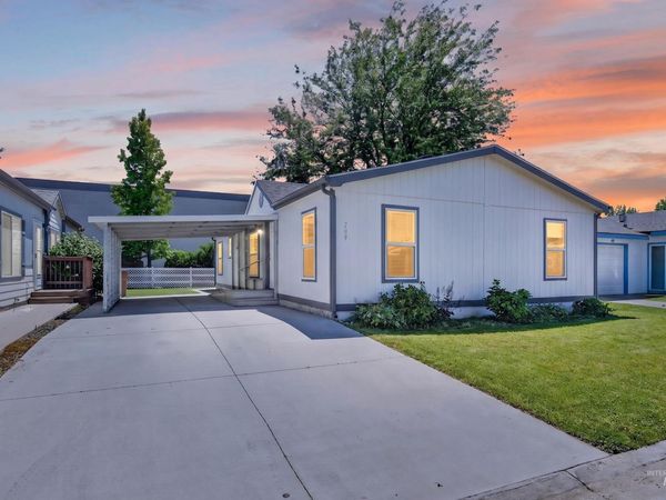 709 Liberty Ln, Emmett, ID 83617