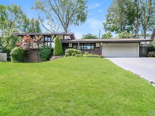 123 Brookside Court , St Louis, MO 63146