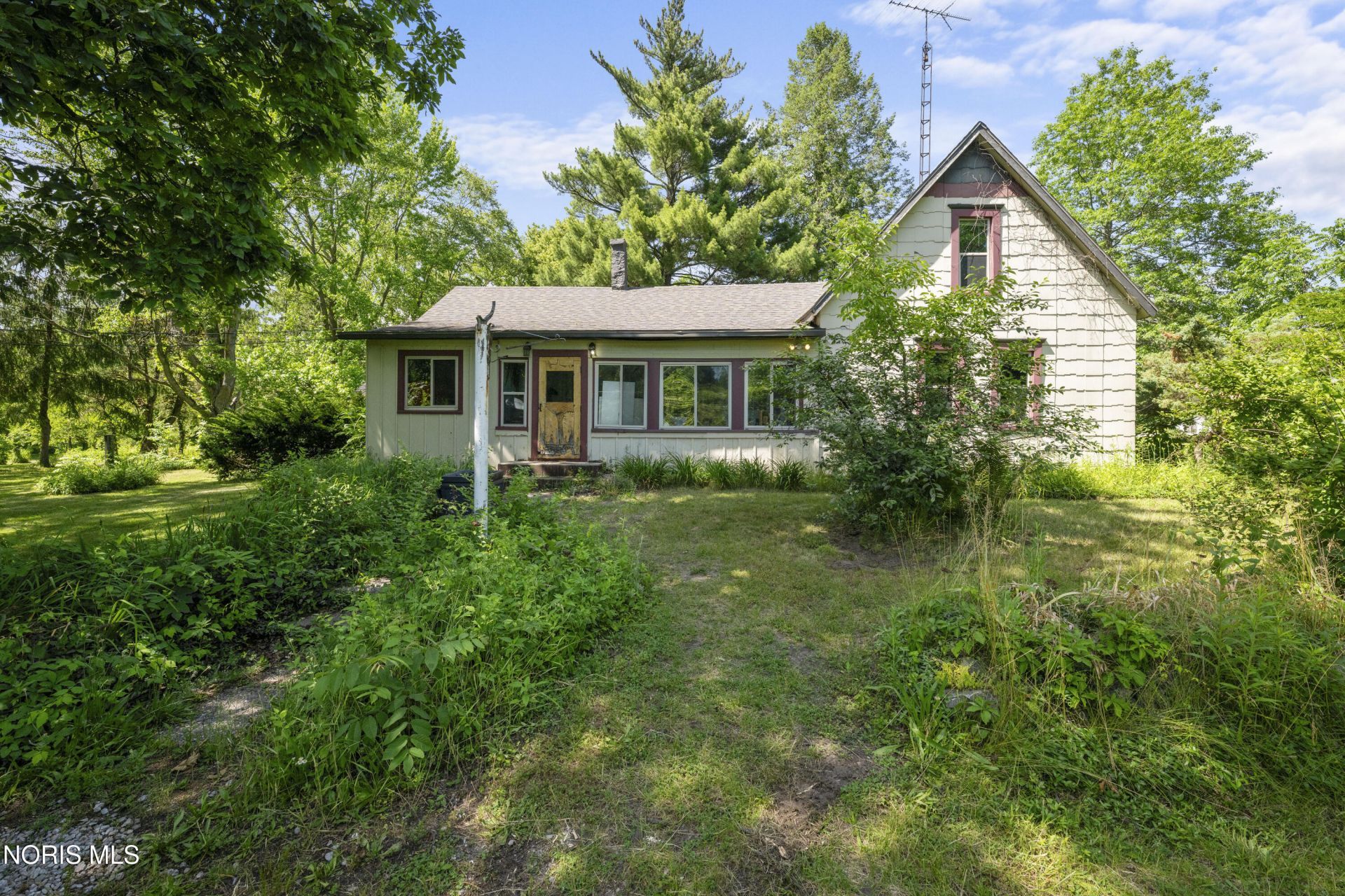 1464 Berkey Road, Swanton, OH 43558 Main Photo