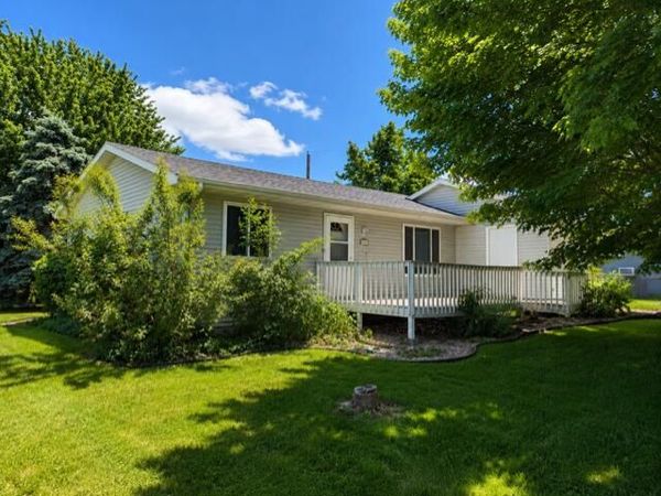 205 S 13th Avenue, Faulkton, SD 57438