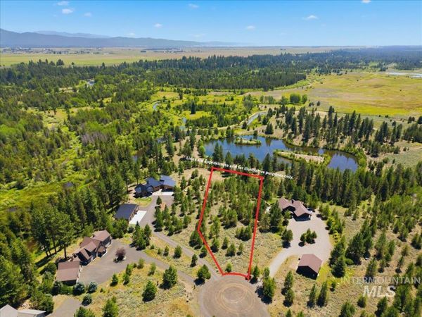 7 Bitterroot Ct, McCall, ID 83638
