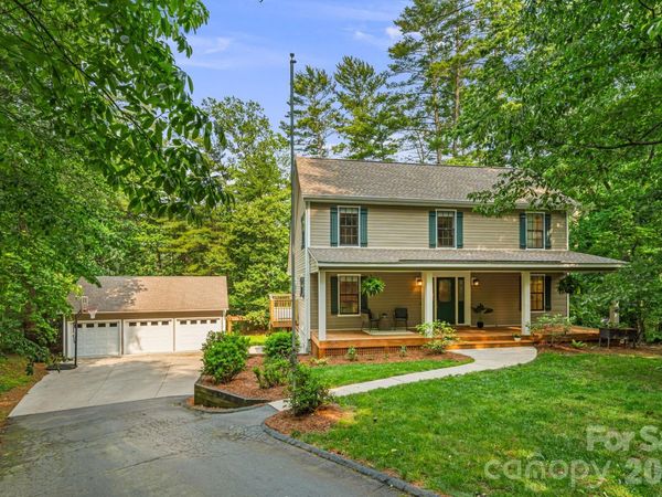 212 Riva Ridge Drive, Fairview, NC 28730