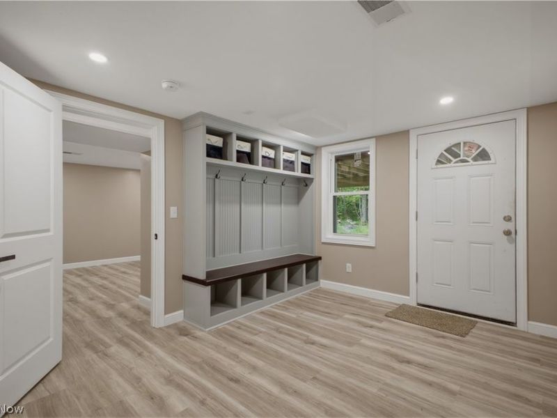 17366 Market Street, Lake Milton, OH 44429 Photo 12