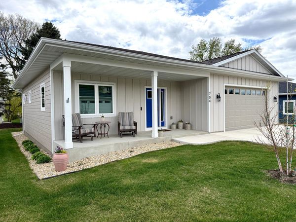 704 Maple Place , Northfield, MN 55057