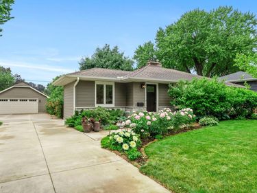 4705 Valley View Road, Edina, MN 55424