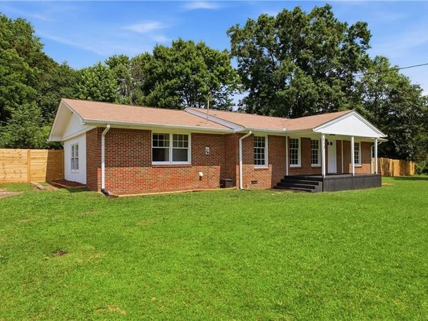 213 Wilbanks Circle, Dallas, GA 30132