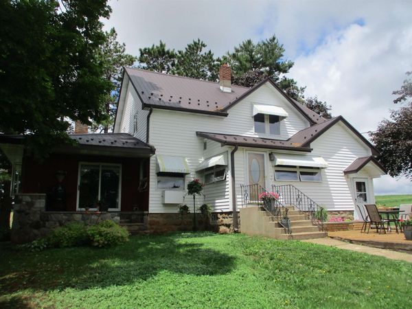 E3976 Lake Road, Hillpoint, WI 53937