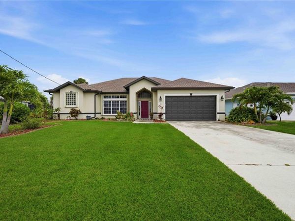 32 MEDALIST COURT , ROTONDA WEST, FL 33947