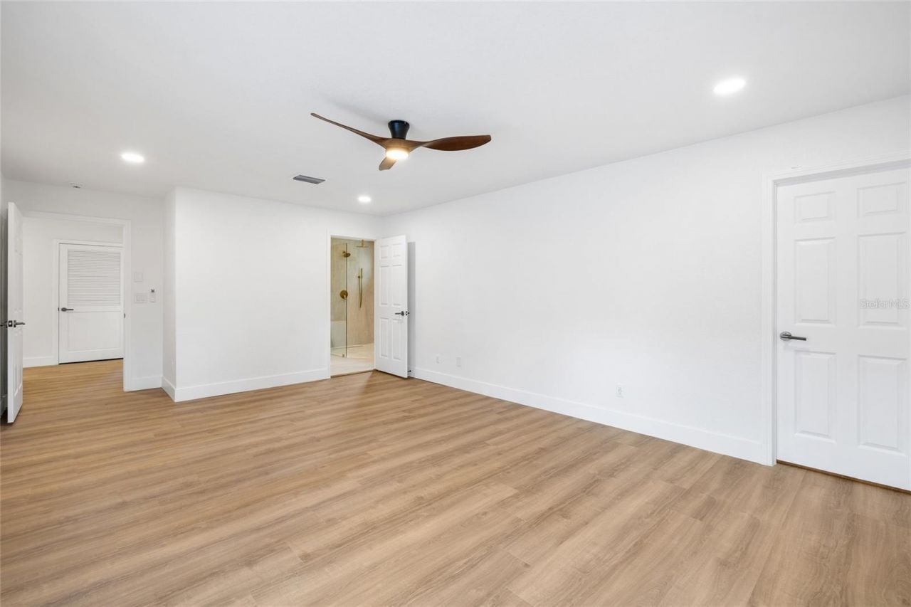 13325 Golf Crest Circle, Tampa, FL 33618 Photo