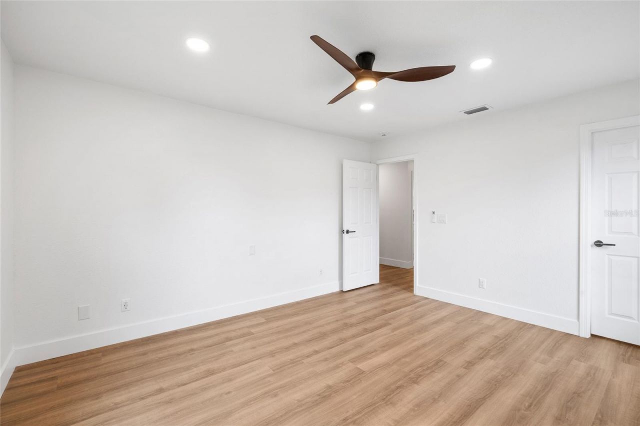 13325 Golf Crest Circle, Tampa, FL 33618 Photo