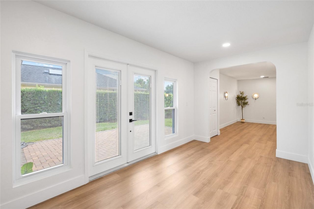 13325 Golf Crest Circle, Tampa, FL 33618 Photo