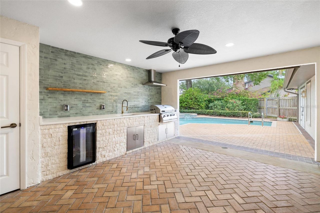 13325 Golf Crest Circle, Tampa, FL 33618 Photo