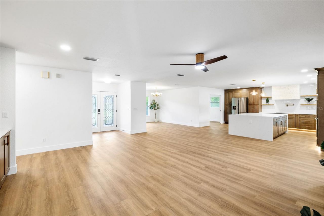 13325 Golf Crest Circle, Tampa, FL 33618 Photo
