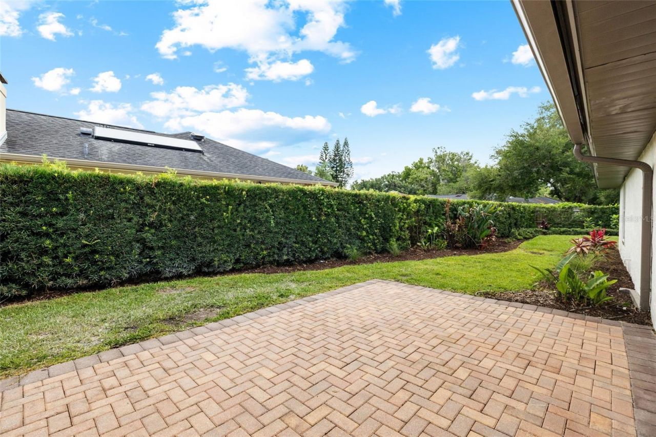 13325 Golf Crest Circle, Tampa, FL 33618 Photo