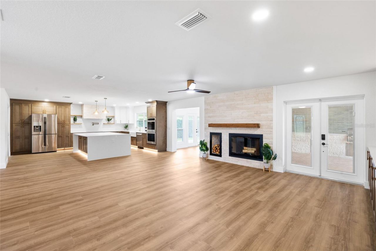 13325 Golf Crest Circle, Tampa, FL 33618 Photo