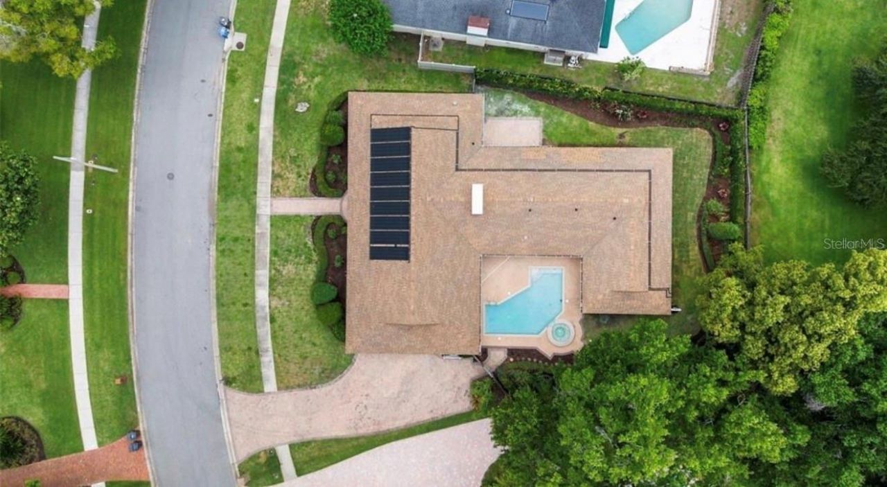 13325 Golf Crest Circle, Tampa, FL 33618 Photo