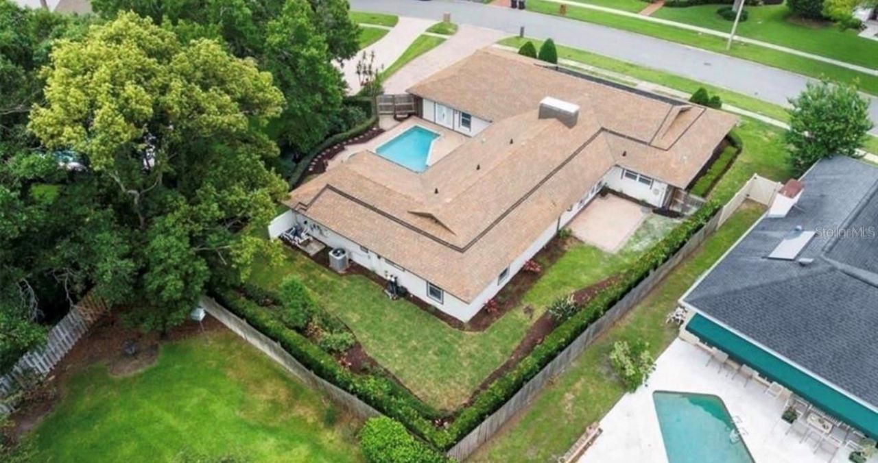 13325 Golf Crest Circle, Tampa, FL 33618 Photo