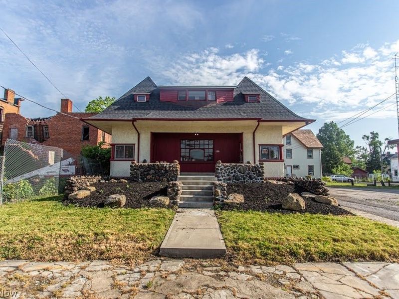 135 Porter Street NE, Warren, OH 44483 Photo 1