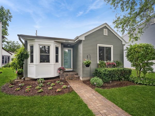 892 Manchester Course , Geneva, IL 60134